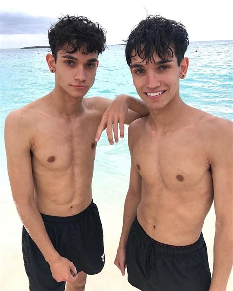 Twin Models Boy Models Twin Guys The Dobre Twins Marcus And Lucas