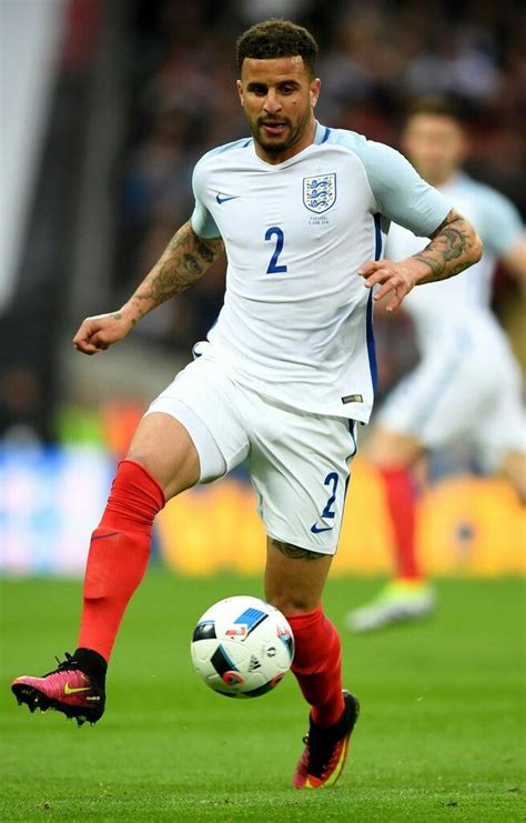 Kyle walker could not bring himself to watch england's recent tournament appearances, but he is thrilled by the prospect of starting their euro 2016 opener against russia on saturday. 2 Kyle Walker | ฟุตบอล