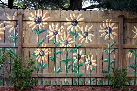 10 Stunning Unique Ideas Garden Fence Screening Painted Fence Ideas