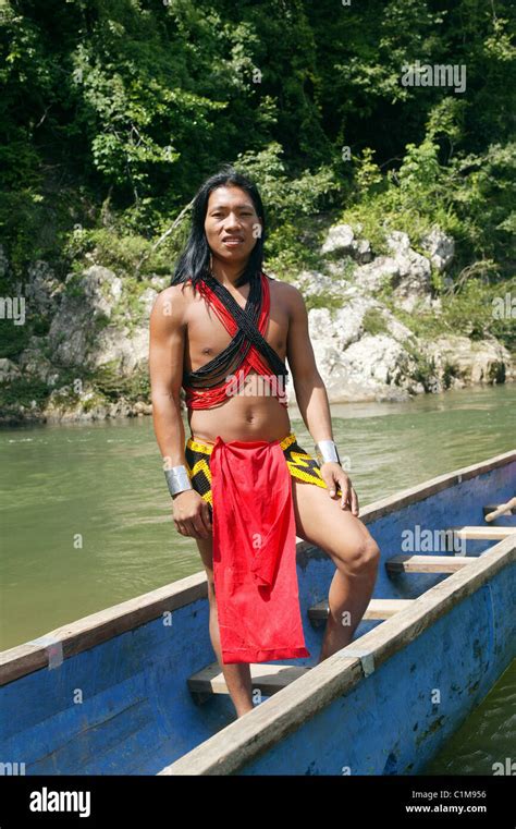 Die Embera Indianer Die In Drua Leben Fotos Und Bildmaterial In