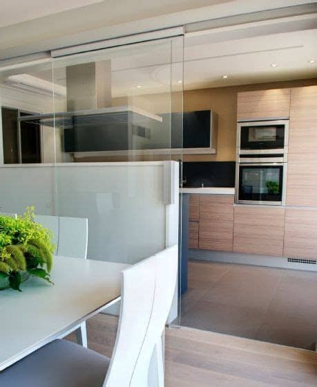 Encuentra el armario de puertas correderas que encajará de manera ideal en el espacio de tu dormitorio. puerta corredera cristal | Cocina con cristalera ...