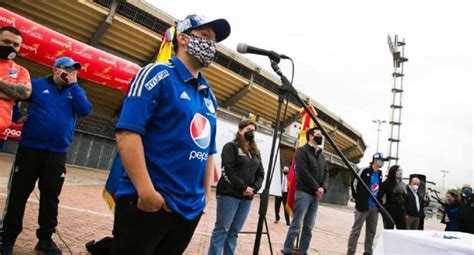 Para el cumpleaños de millonarios este viernes, uribe escribió un sentido mensaje felicitanto al equipo y pensando en  cumplir mi sueño y escribir otra página dorada más en su historia. Cumpleaños de Millonarios: hinchas prometen celebrar en paz