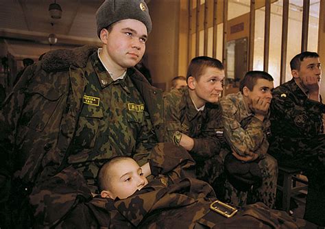 До кантемировской дивизии можно доехать несколькими видами транспорта: Олег Климов, Александр Сорин, Игорь Лебедев, Олег Никишин ...