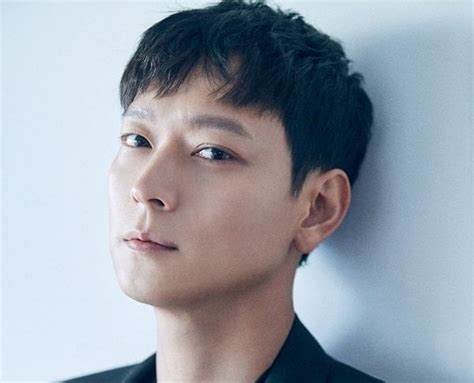 I despised my private life being revealed when i was in my 20's. Kang Dong Won Shares Thoughts On Marriage And His Future ...