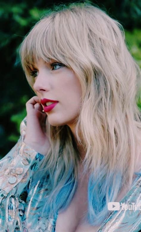 Her narrative songwriting, which often takes inspiration from her personal life. Classic Red | Taylor Swift Tumblr | Taylor Swift Instagram ...