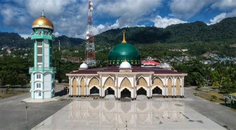 Pesona Kota Luwuk Dan Masjid Agung Kebanggaannya