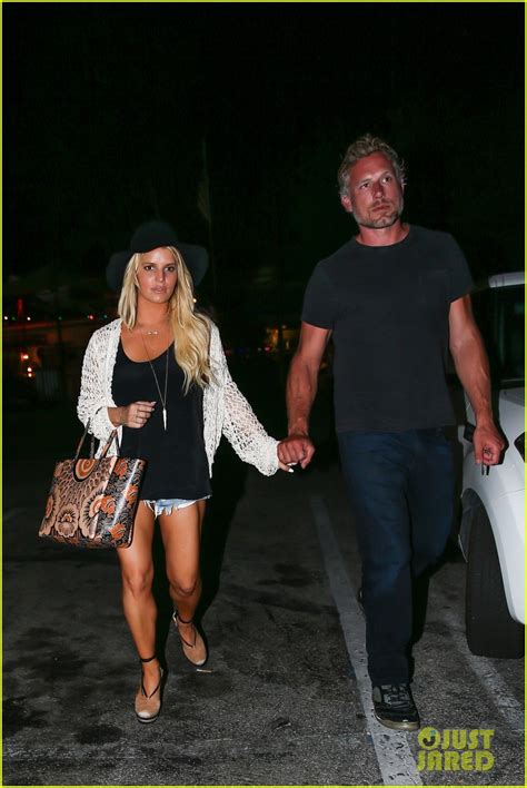 Photo Jessica Simpson Gets Back Into Her Daisy Dukes 19 Photo 3442588 Just Jared
