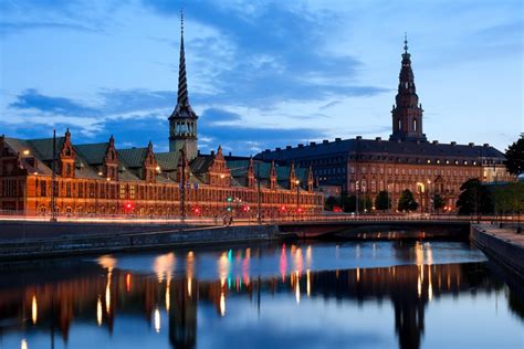 Copenhague Y Su Sirenita O La Isla De Slotsholmen Entre Los Lugares