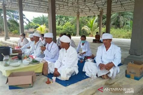 Umat Hindu Di Belitung Gelar Upacara Melasti ANTARA News Bangka Belitung
