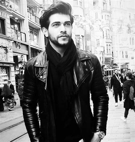 1981 senesinde i̇stanbul'da dünyaya gelen emir sarıgül doğma büyüme buralıdır. MasterChef Celal Sarıgül kimdir,nereli ve kaç yaşında?
