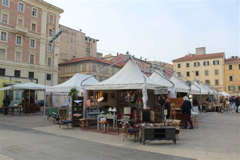 Ancona Curiosando 2019 Torna Il Mercatino In Piazza Pertini
