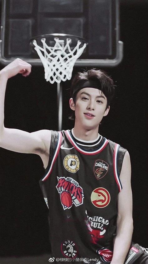 Primordialmente, quando um meteoro não se associa a nenhuma chuva, ele é chamado de esporádico. píŋŧeresŧ: YoungTaetae 🍀 (com imagens) | Jardim meteoro ...