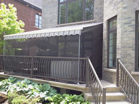 Retractable mosquito net for windows have been extremely successful all over the world. Auvents de Venise offers custom made quality fiber glass ...