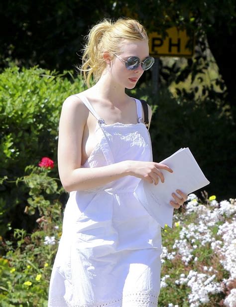 Elle Fanning Nipslip Kartrashian