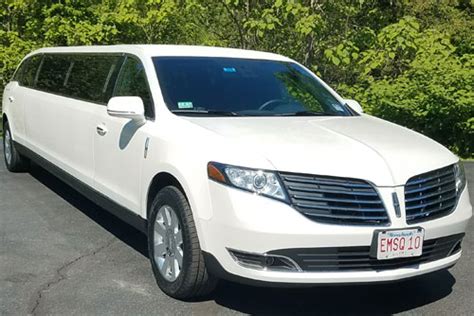 New Lincoln Town Car Limousine 10 Passenger White Emerald Square