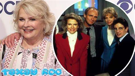 Murphy Brown Reboot Features Title Character Hosting Morning Show Youtube