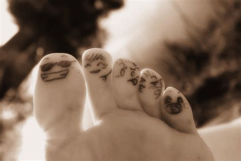 Funny Toes By Janinefree On Deviantart