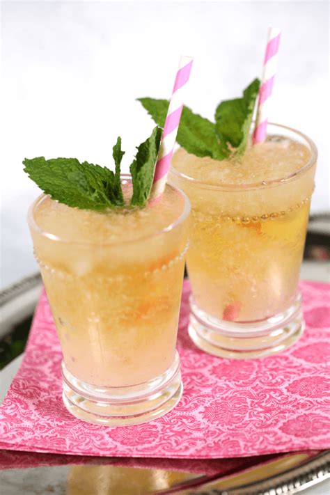 Kentucky derby mint julep recipe. Perfect Kentucky Derby Mint Julep Recipe | It Is a Keeper