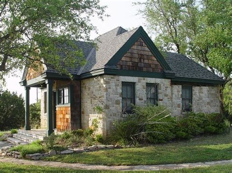 From small craftsman house plans to cozy cottages, small house designs come in a variety of design styles. Small Craftsman Cottage House Plans Small Cottages with ...