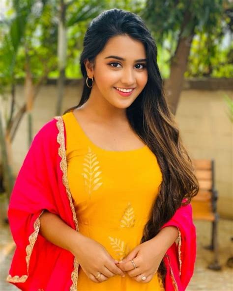 31 Hot And Sexy Roshni Walia Photos That Will Raise The Temperature Sfwfun