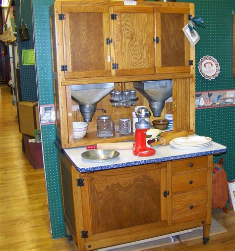 Antique sellers hoosier cabinet 1900 s indiana made with flour sifter. Furniture Knowledge: HOOSIER CABINET - CABINET PARTS ...
