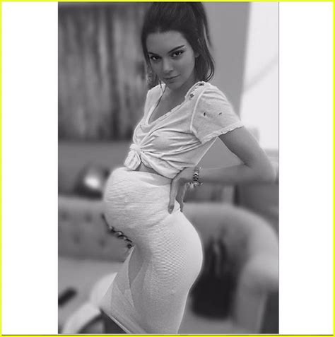 Heres What Kendall Jenner Looks Like As A Pregnant Woman Photo