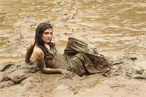Sexy Girl In The Mud 40 Photos Photos 0