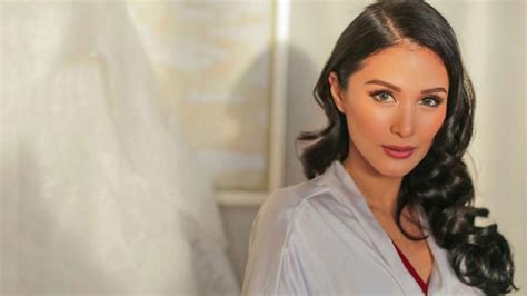 She signed with the star magic entertainment agency after being achievement of heart evangelista. Heart Evangelista shows glimpses of all-white mansion | PEP.ph