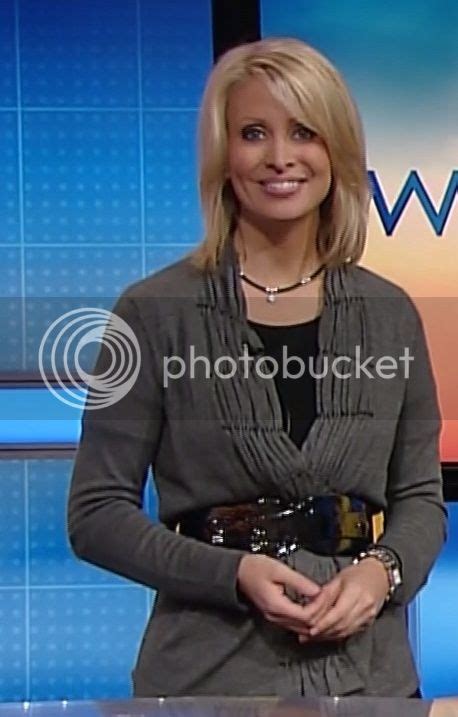 Tv Anchor Babes Heather Tesch In A Skirt And Boots