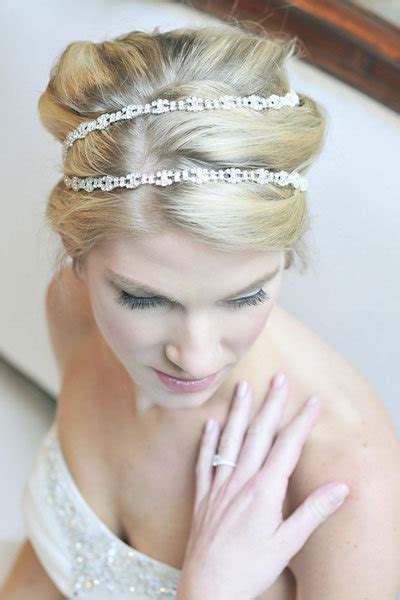 That's right, fall wedding season is about to sneak up on you, and with all the financial stress that comes with being a guest — buying a dress, a plane ticket, and a gift off the registry — there's. How to Choose a Wedding Hair Accessory | BridalGuide