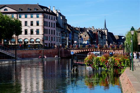 Vor nicht notwendigen, touristischen reisen nach frankreich einschließlich der französischen überseegebiete wird mit ausnahme von korsika sowie die französischen überseedépartements und. Frankreich - Elsass - Strasbourg - Canal Foto & Bild ...