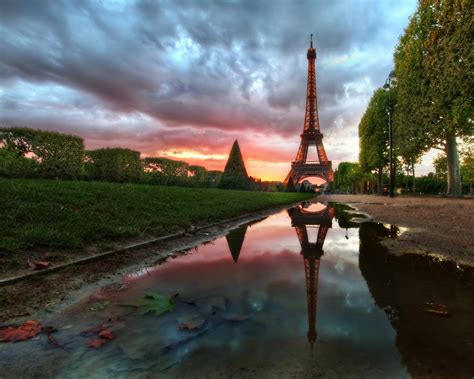 Wallpaper Eiffel Tower At Sunset 2560x1600 Hd Picture Image