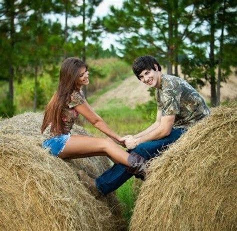 Couple Senior Pic Idea Country Couple Pictures Cute Country Couples