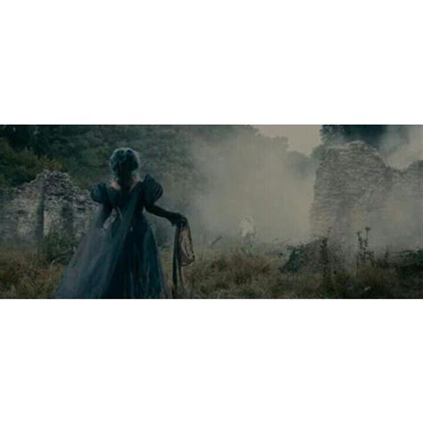 into the woods new trailer is out meryl streep is the witch meryl streep movies meryl streep