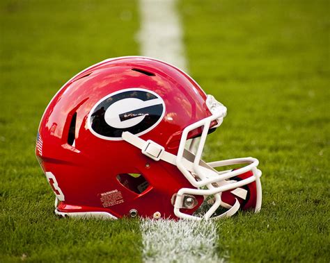 Free Download Georgia Bulldogs Football Helmet By Replay Photos