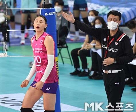 3 베일 벗은 이재명표 기본소득.전국민 연 100만원·청년 200만원 김연경 `맞지도 않았는데 반칙이라니` MK포토 - MK스포츠