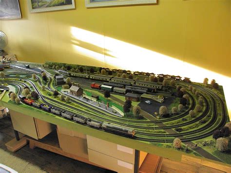 For example, ho scale models are 1/87th the size of the real thing, while the much larger g scale models are 1/25th the size of an actual train and tiny n gauge models are just 160/th the size of an actual train. Bern's layout - Model railroad layouts plansModel railroad layouts plans