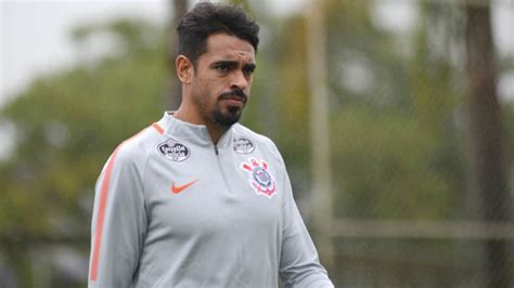 Sérgio dutra júnior (born 25 april 1988), known as júnior dutra, is a brazilian footballer who plays for avaí. Corinthians rescinde contrato do atacante Júnior Dutra ...