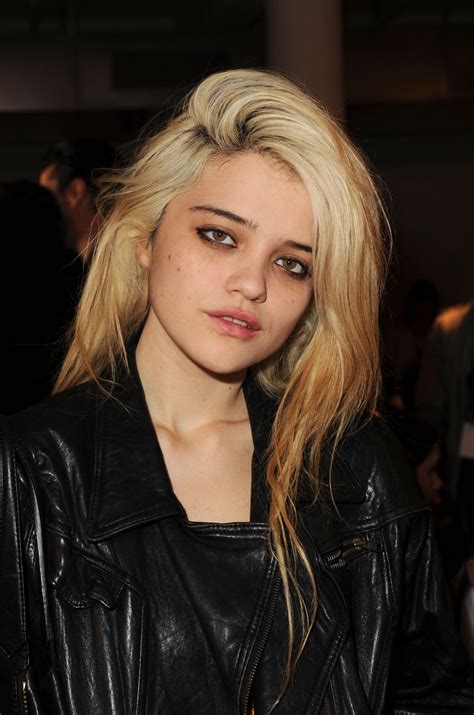 Pin By Martinaprisco On Cyber In 2022 Sky Ferreira Woman Crush
