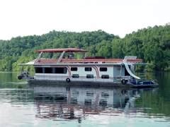 Dale hollow is quite the incredible lake for largemouth and spotted bass, too, as well as walleye, gar and trout among others. Dale Hollow Lake Houseboat Rental-Escapade Houseboat For Rent-Kentucky Boat Rentals | Rent It Today