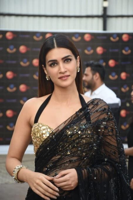 Actress Kriti Sanon Looks Gorgeous In This Black Net Saree Photos Hd Images Pictures News