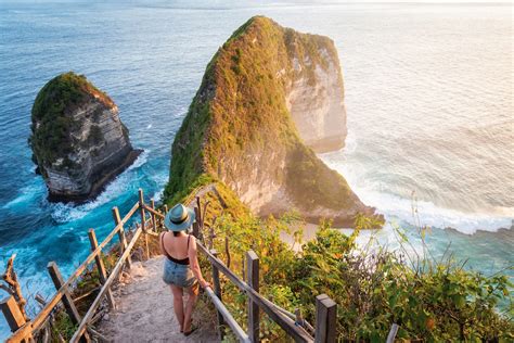 This Insanely Steep Staircase On A Cliff Leads To An Island Paradise