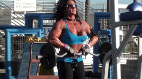Venice Beach Female Bodybuilder Video