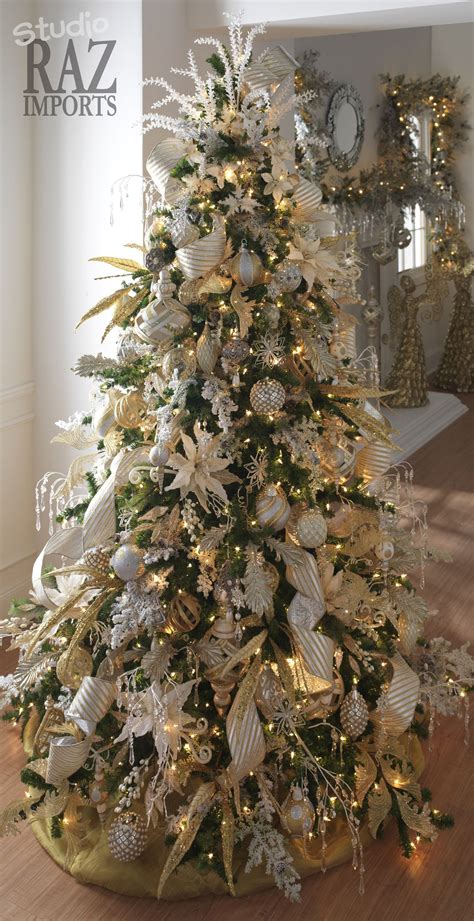 Light brown upholstery webbing is transformed into. 2011 Christmas Tree | Decoracion de arboles, Arboles de ...