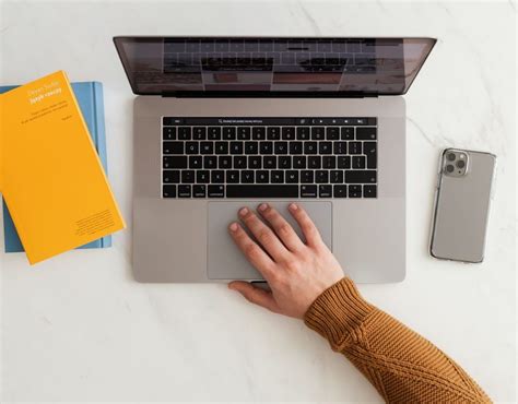 Meski buku ini untuk pemula namun tetap bermanfaat bagi anda yang sudah berpengalaman dan profesional. Simak Tips Belajar Adobe Illustrator Mudah & Cepat Untuk ...