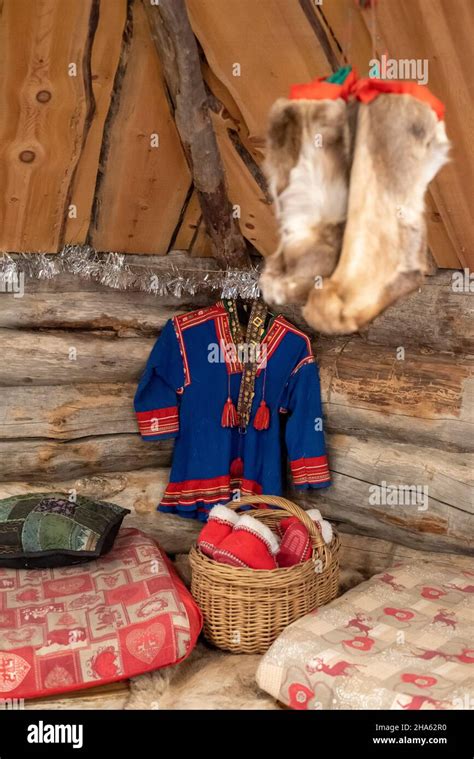 Traditional Sami Clothinghettalaplandfinland Stock Photo Alamy