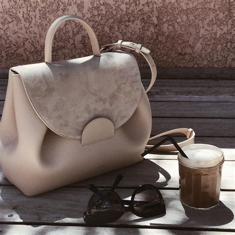 Polène est une nouvelle marque de haute maroquinerie basée à paris. polene paris handbag | Womens tote bags, Stylish bag ...