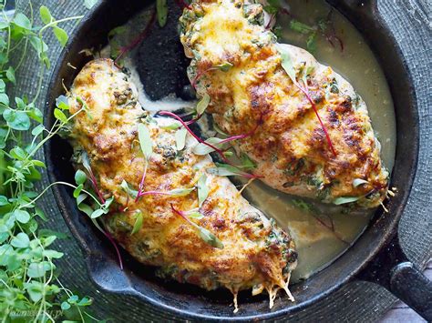 Get the recipe for pork ragu rigatoni » danielle occhiogrosso daly Kurczak hasselback z ricottą i szpinakiem / Hasselback ...