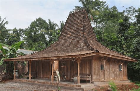 Ruang keluarga, ruang tamu, teras, dapur. √ Rumah Adat Yogyakarta Bangsal Kencono (Ciri & Keunikannya)