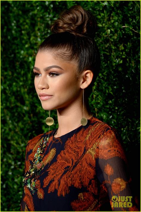 Zendaya And Lorde Are Eye Catching Divas At Cfdavogue Fashion Fund